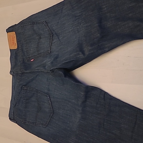 LIKE NEW Levi's 559 Relaxed Straight Medium Wash Mens Jeans - Picture 10 of 14